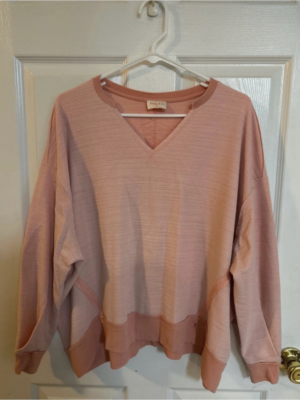 Relaxed V-Neck Waffle Pullover Sweater - Dusty Pink